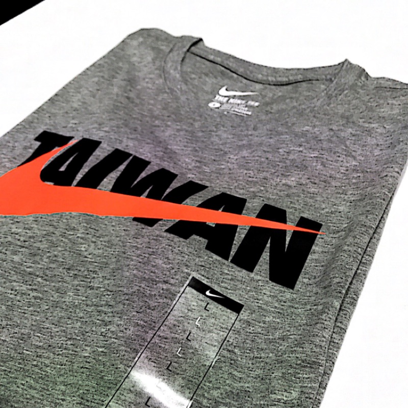 Nike Taiwan T-shirt 粉勾 黑字 灰色 防塵袋