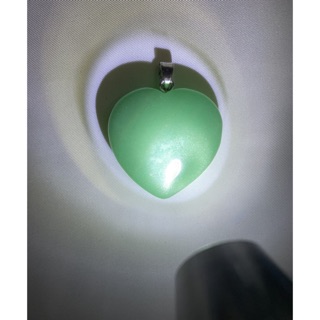 天然冰種清透綠草莓水晶心型墜子~附皮繩~私人收藏石材研磨加工