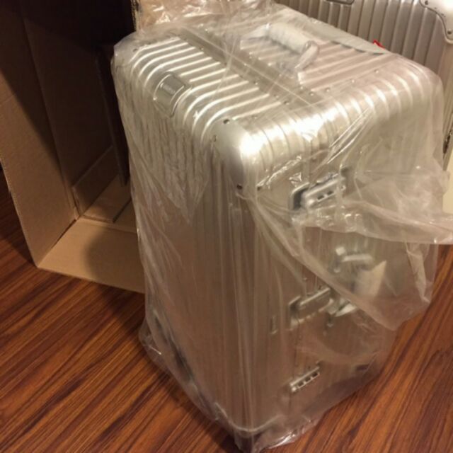 全新RIMOWA鋁鎂合金銀色29吋行李箱