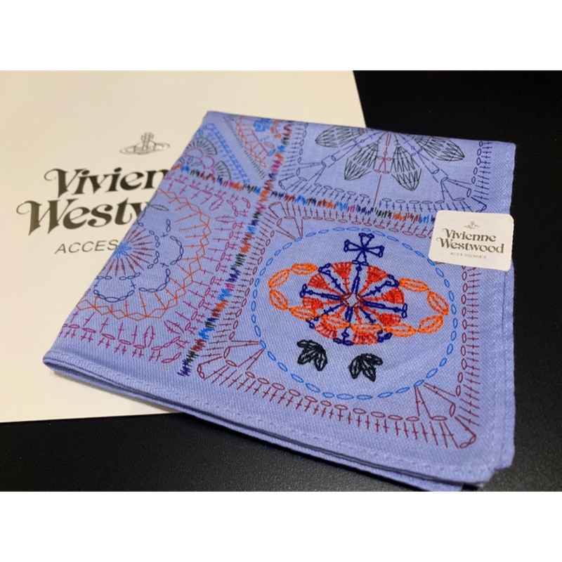 ╭☆°水水私貨舖☆°╮【Vivienne Westwood】全新真品 刺繡星球造型 系列 手帕(附品牌包裝禮袋)~新品