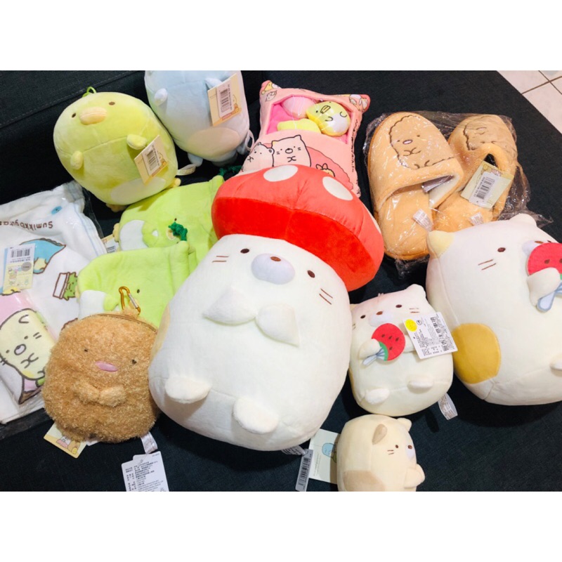 角落生物 角落生物變裝 角落生物抱愛心 角落生物玩偶角落生物吊飾 角落生物鑰匙圈 角落生物吊飾 角落玩偶 角落娃娃