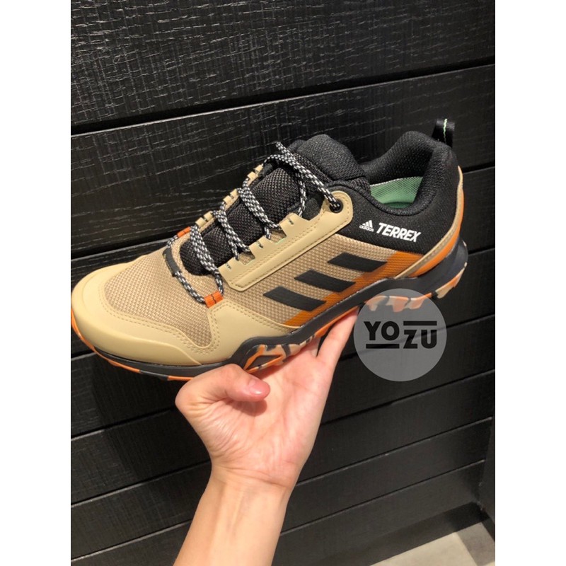 nike air max 270 react flash crimson