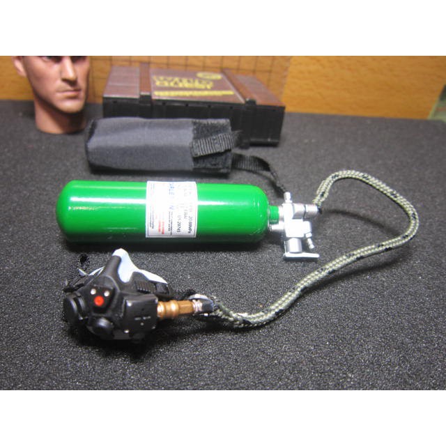 H6化學裝備 ES海豹1/6呼吸面罩連氧氣瓶一組(附攜行袋) mini模型 不是真人用的