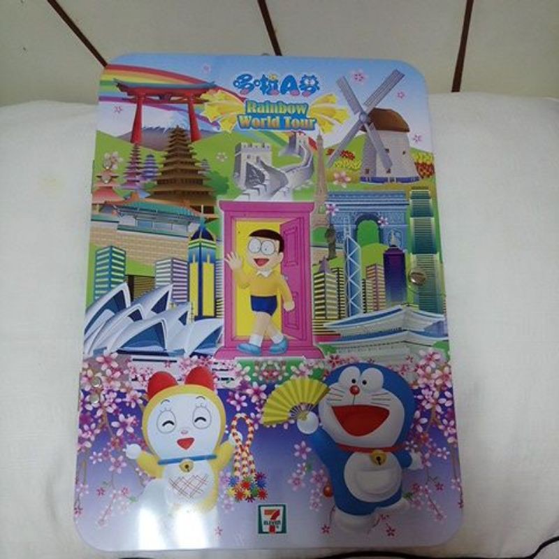 7-11哆啦A夢磁鐵環遊世界Rainbow World Tour 立體版磁鐵板 (磁鐵+鐵盒)共36+6枚磁鐵