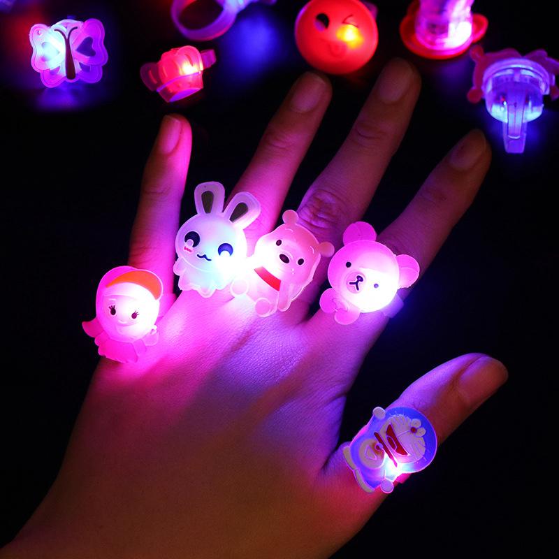 【批發價】LED發光戒指 卡通閃光戒指 兒童發光軟膠戒指燈 兒童益智玩具【F7】