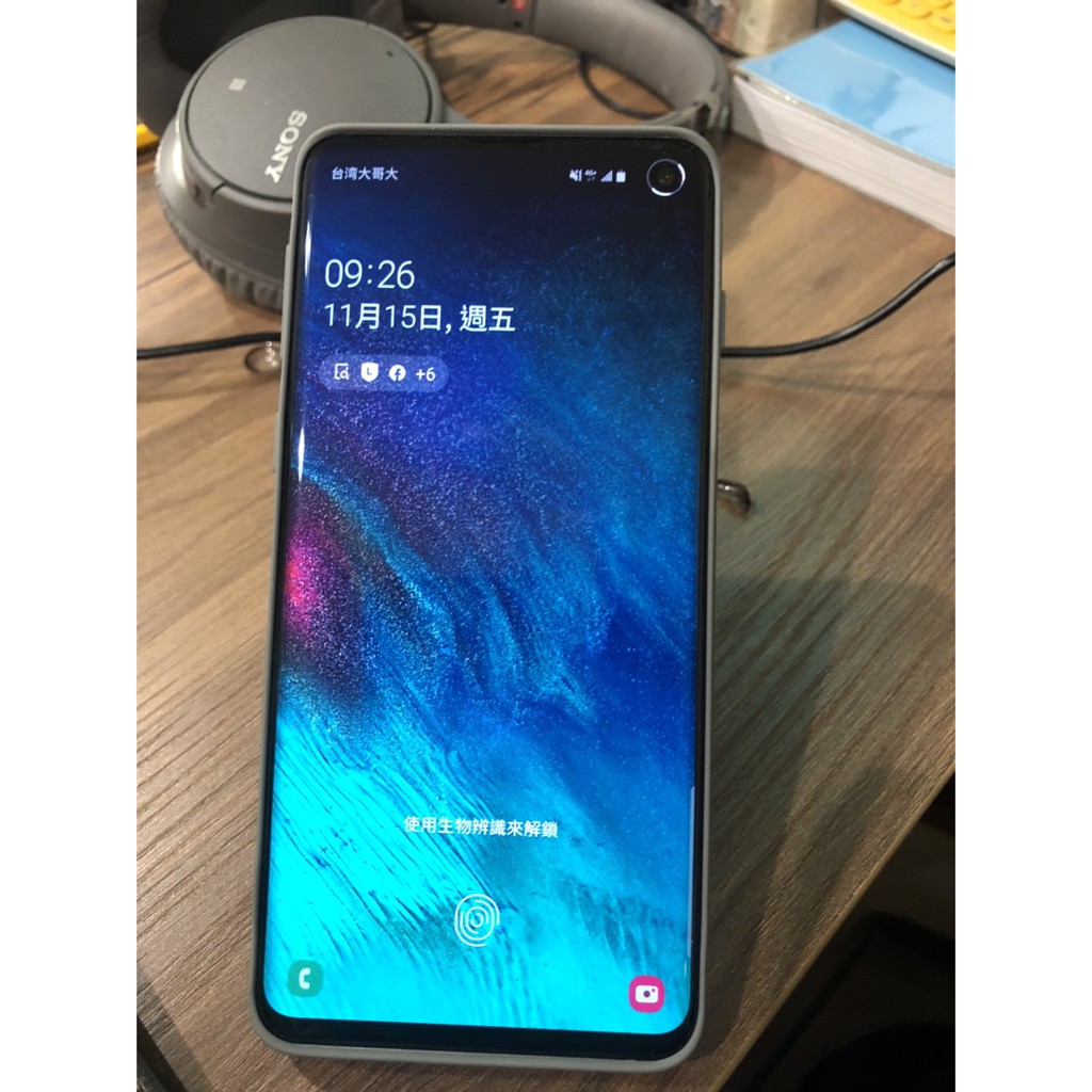 SAMSUNG Galaxy S10 128G 白 兩年保固 2019/11/13購買螢幕有刮傷，不影響
