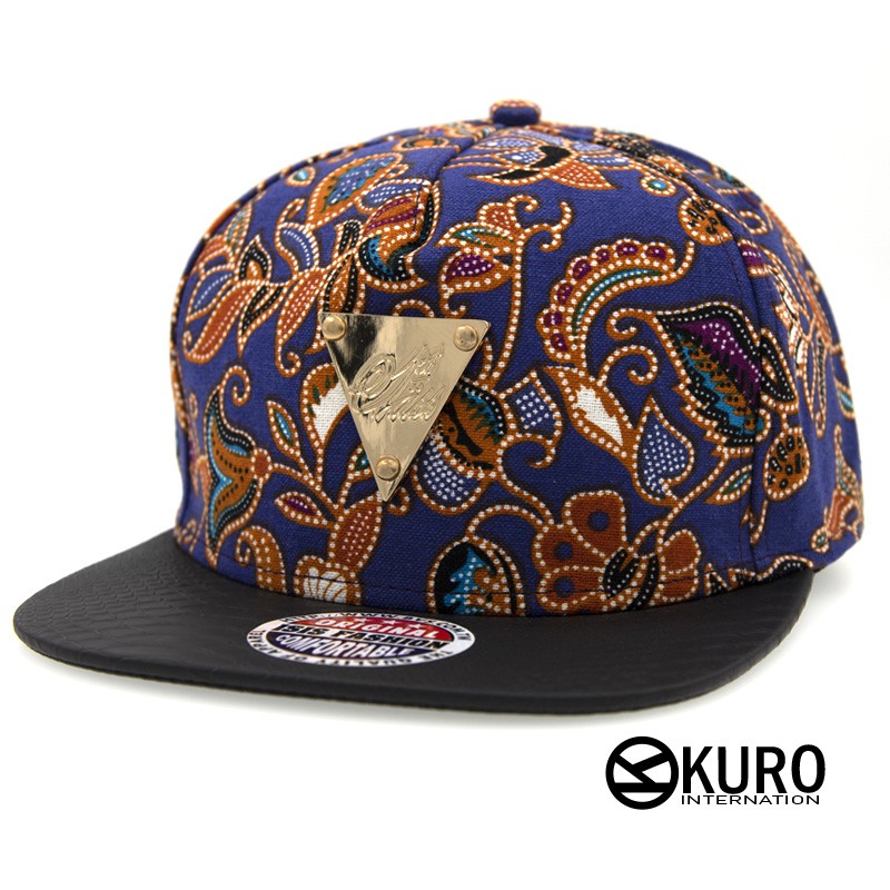 KURO-SHOP紫色變型蟲花紋黑色帽沿金色三角鐵牌潮流板帽棒球帽