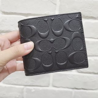 💥現貨+預購 COACH OUTLET F75371立體浮雕大C LOGO男短夾 送禮超好看！