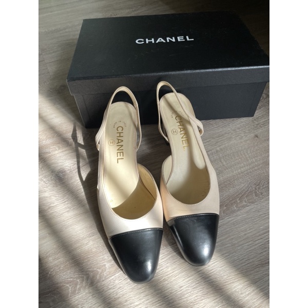 Chanel 超經典米色slingback 低跟鞋37c，九成新，含鞋盒