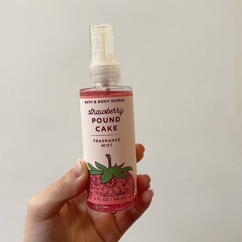 9.9新 Bath and body works 香氛噴霧 香水 草莓磅蛋糕 88ml