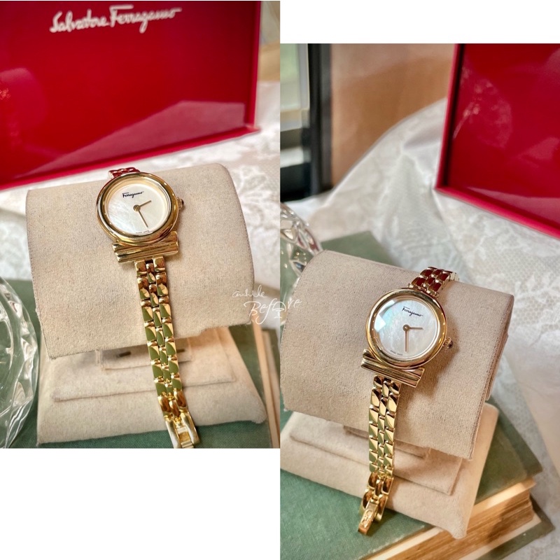 Ferragamo ·菲爾加慕 · 現代美品 原裝附件完整 Gancini品牌馬蹄金環 珍珠母貝錶盤 兩只針瑞士石英錶