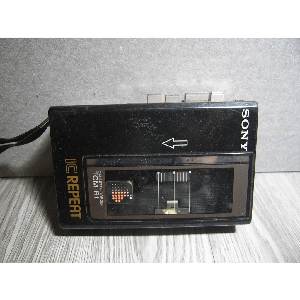 二手- 早期 古董家電 SONY TCM-R1 錄音帶式收音機 隨身聽 零件機 擺飾