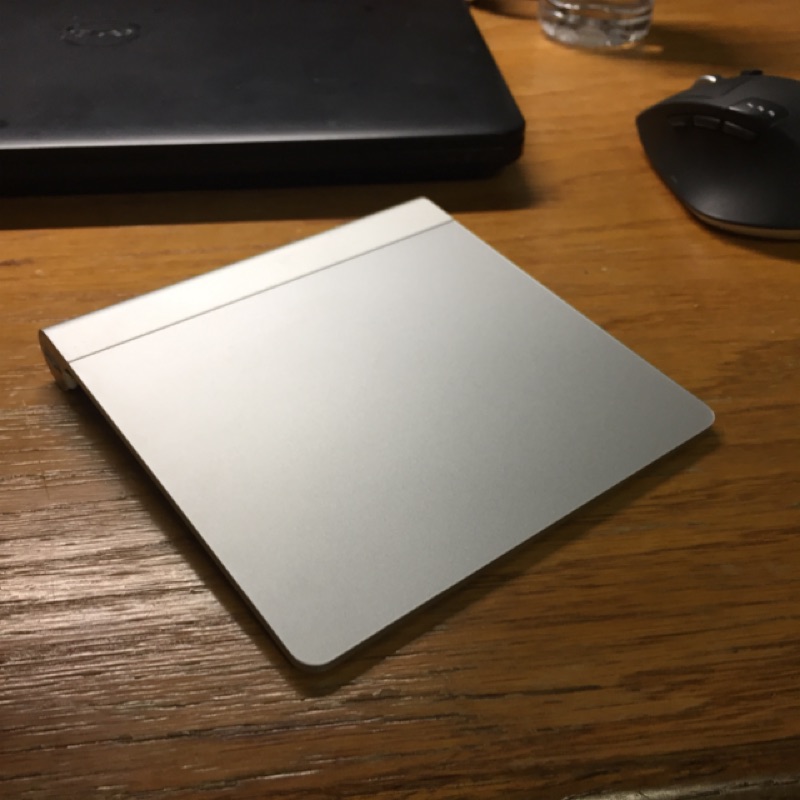 「八成新」Apple 原廠 Magic trackpad 觸控板 已過保 正常使用 盒子均在 有使用痕跡（如照片）