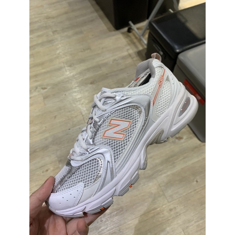 <Taiwan小鮮肉>NEW BALANCE 530 孫芸芸 白色 小白鞋 白 銀 粉 韓系 老爹 男女 MR530AC
