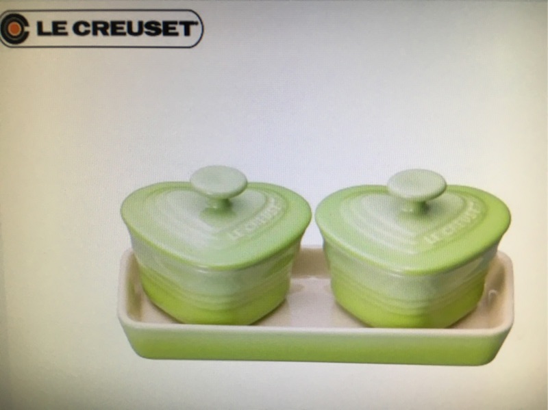 Le Creuset 蘋果綠/奇異果綠 愛心陶瓷迷你烤盅附托盤