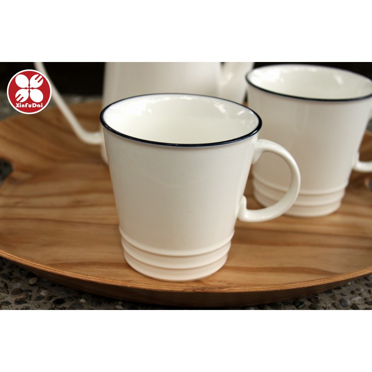 《興富大行》陶瓷餐廚具【藍邊簡約白瓷馬克杯-大350CC】造型馬克杯飲料杯早餐杯咖啡杯陶瓷杯牛奶杯