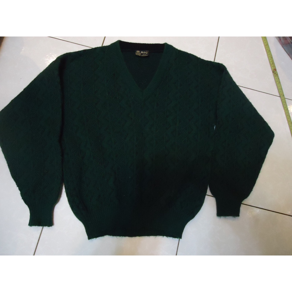 Wolsey 英國製 深綠色山形紋V領毛衣,尺寸:48.胸寬:55cm,80%羊毛,少穿極新,降價出清.