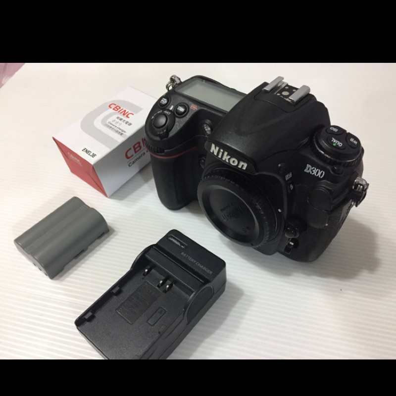 #1 NIKON D300 單機身 BODY APS-C 二手 立即使用 全新副廠電池X1 附充電器 除照片外無其他附件