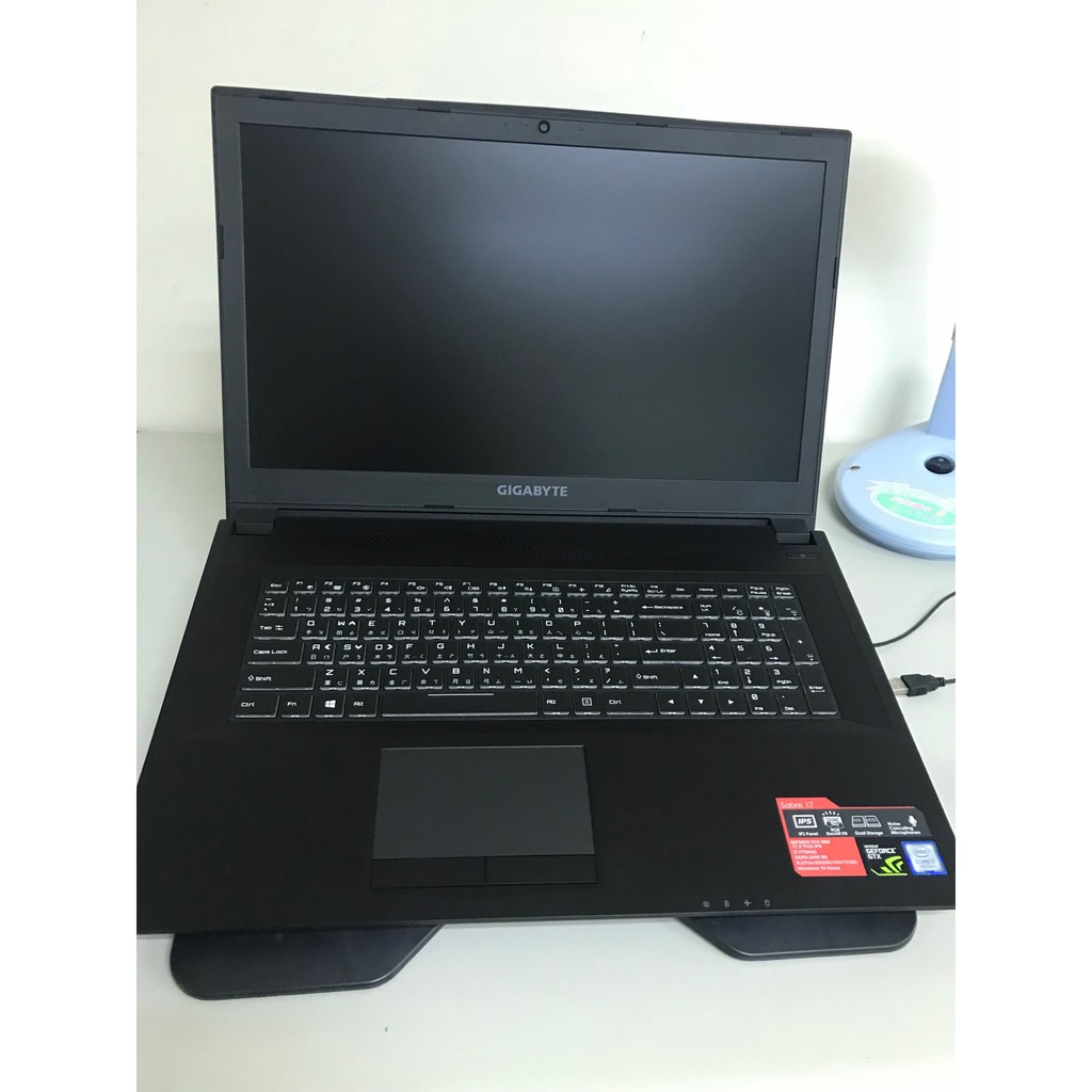 二手 技嘉 Sabre 17 (GTX 1060) 筆記型電腦