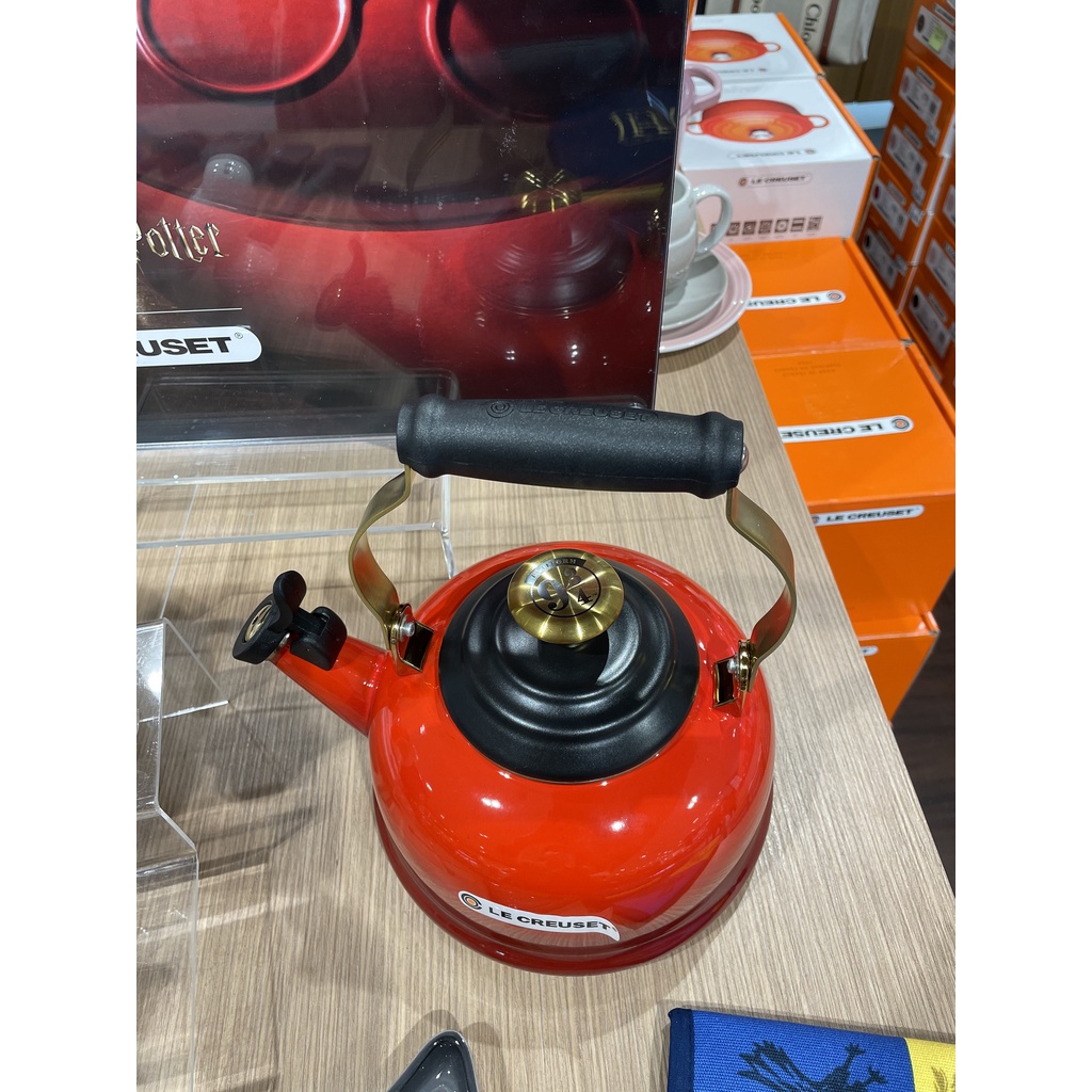 【愛咪雜貨小舖】全新現貨Le Creuset 哈利波特 Harry Potter系列 霍格華茲特快車琺瑯琴音壺 水壺限量