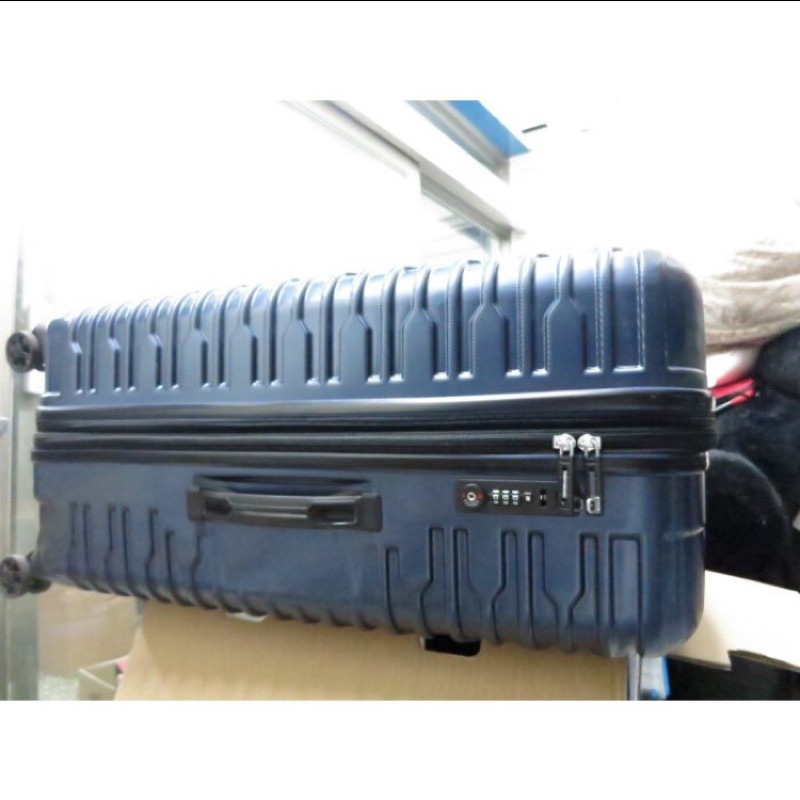 Costco賣 Samsonite 硬殼28吋行李箱 藍色