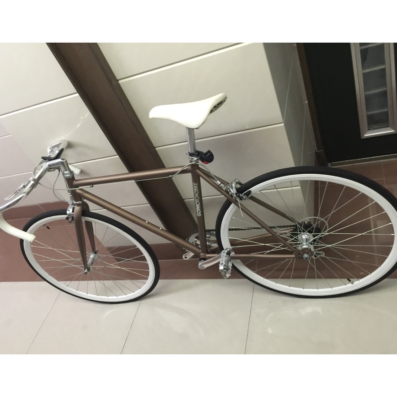 腳踏車GOTHIC ROADBIKE 二手新 （原價8000）