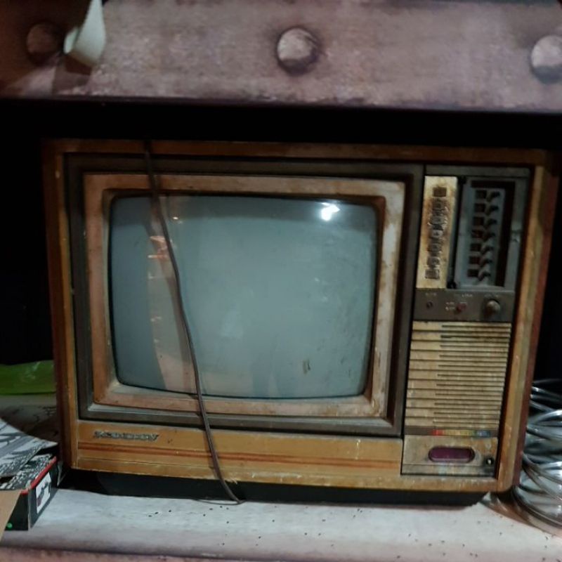 歌林古董電視一台，裝飾收藏品。