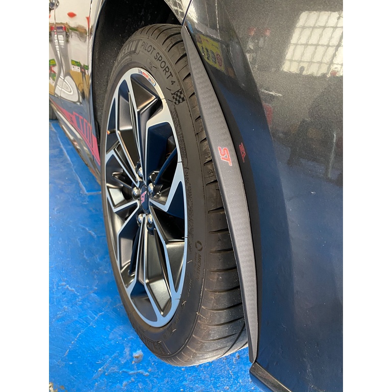 (現貨)Ford Focus Kuga 擋泥板(隱藏式,黏貼式+不用打孔安裝) MK2、MK3、MK4都可以用 輪眉條