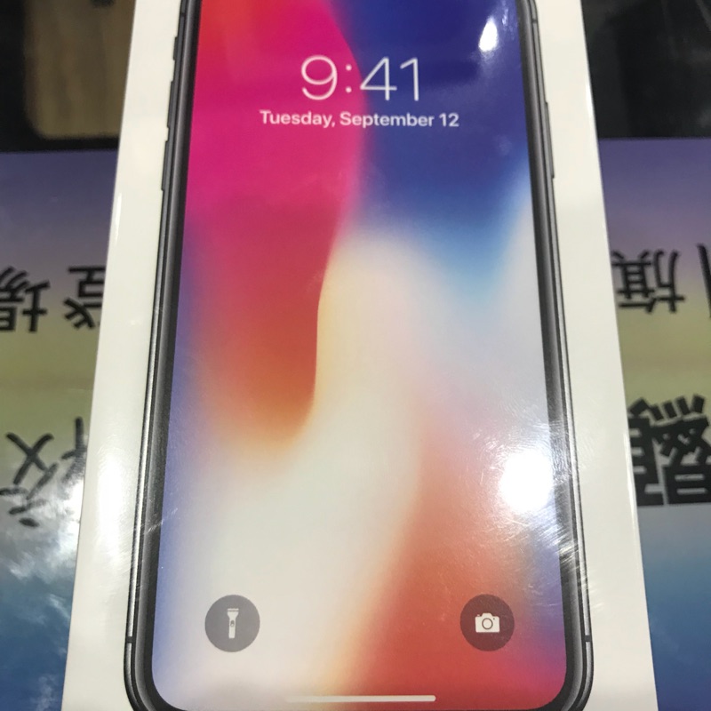 iPhone X 256g 銀現貨遠傳保固2年（只有ㄧ台）