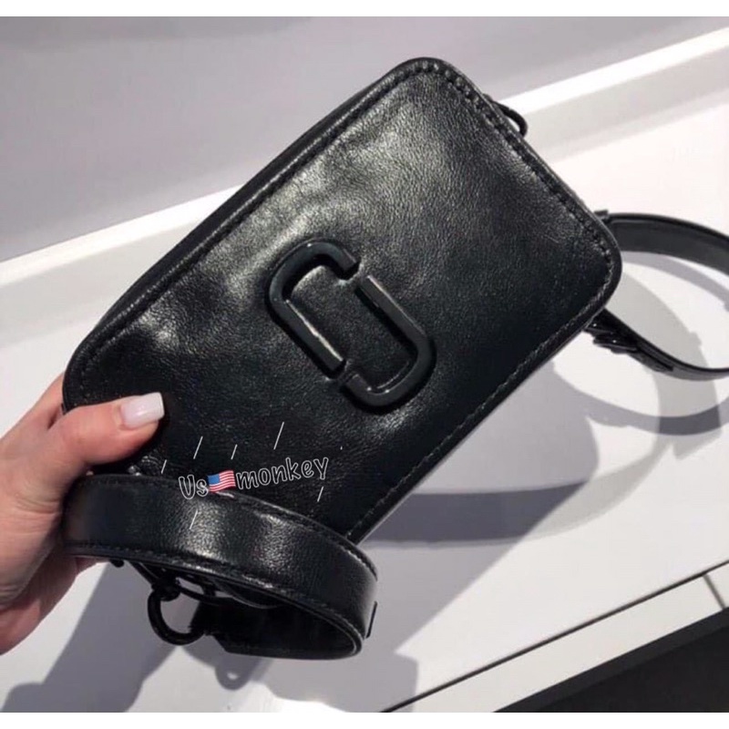 Marc Jacobs專櫃款softshot 21 黑黑相機包 全新現貨一個在台 黑底金字全新MJ背帶優惠加購價1680