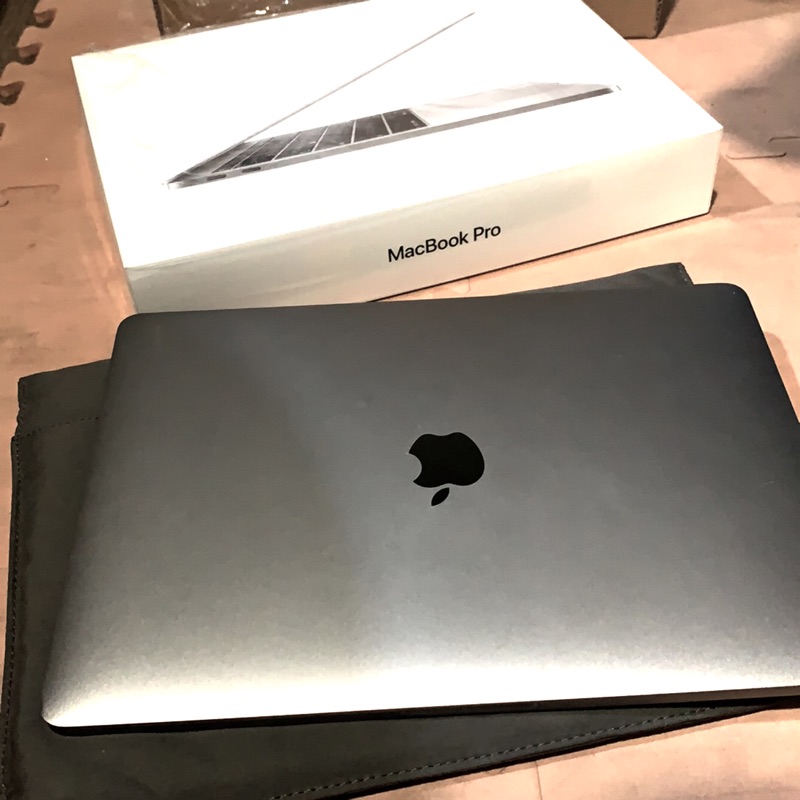 近全新 2019年購入 MacBook Pro 13 128GB 灰