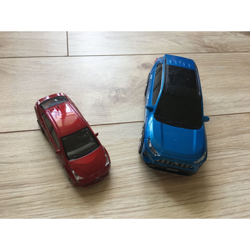 (二手)TOYOTA仿真模型小汽車 藍RAV4+紅PRIUS(限定f1727.lee下單）