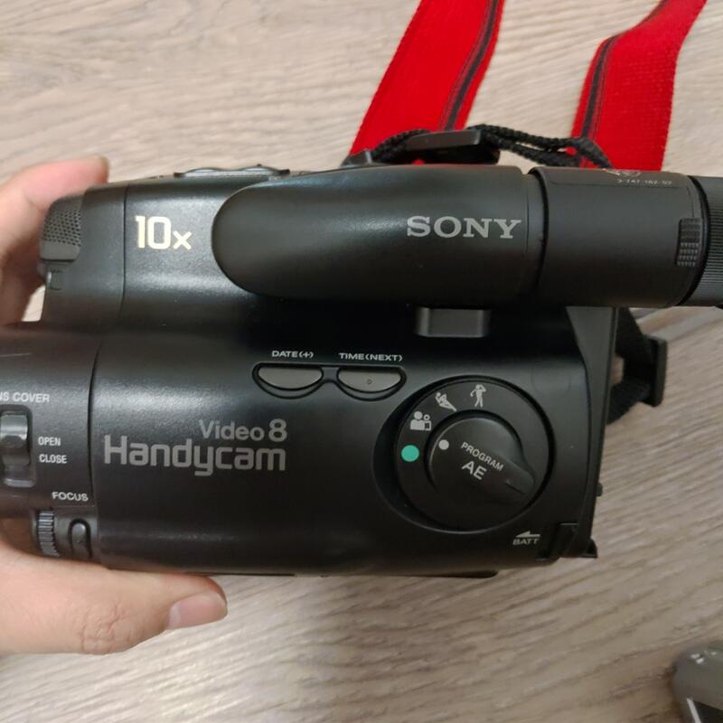 市場最低 Sony Handycam CCD-TR212 8mm 攝影機，狀態不明