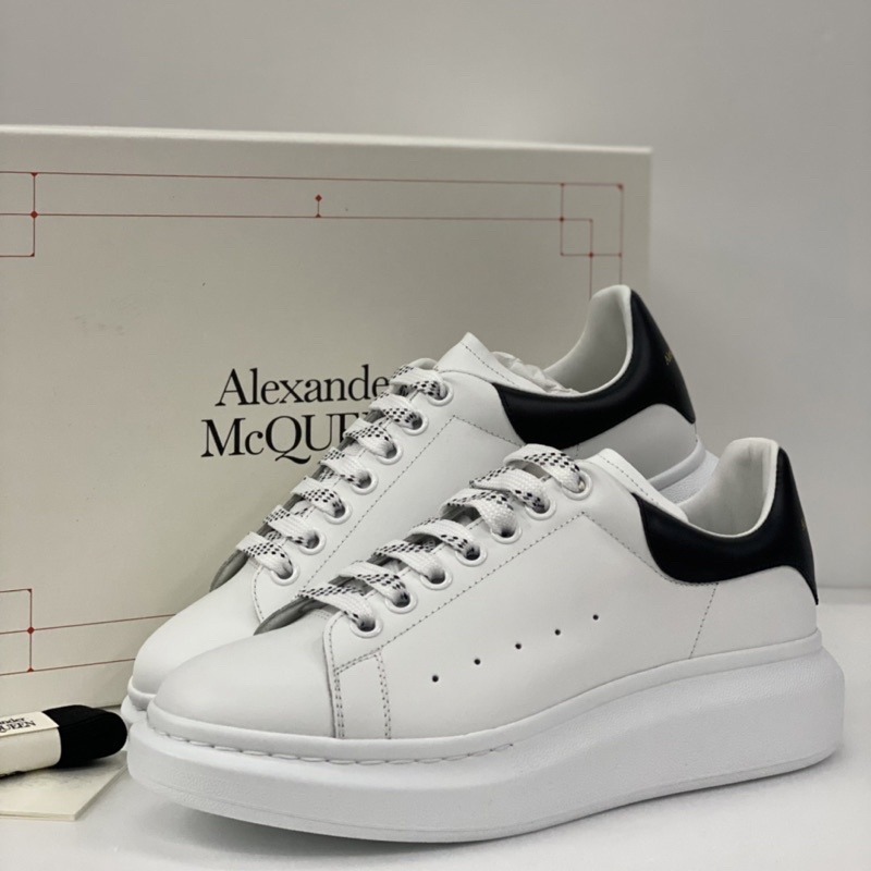 [現貨秒出] MCQ • McQUEEN • 麥坤 • 黑尾皮革小白鞋