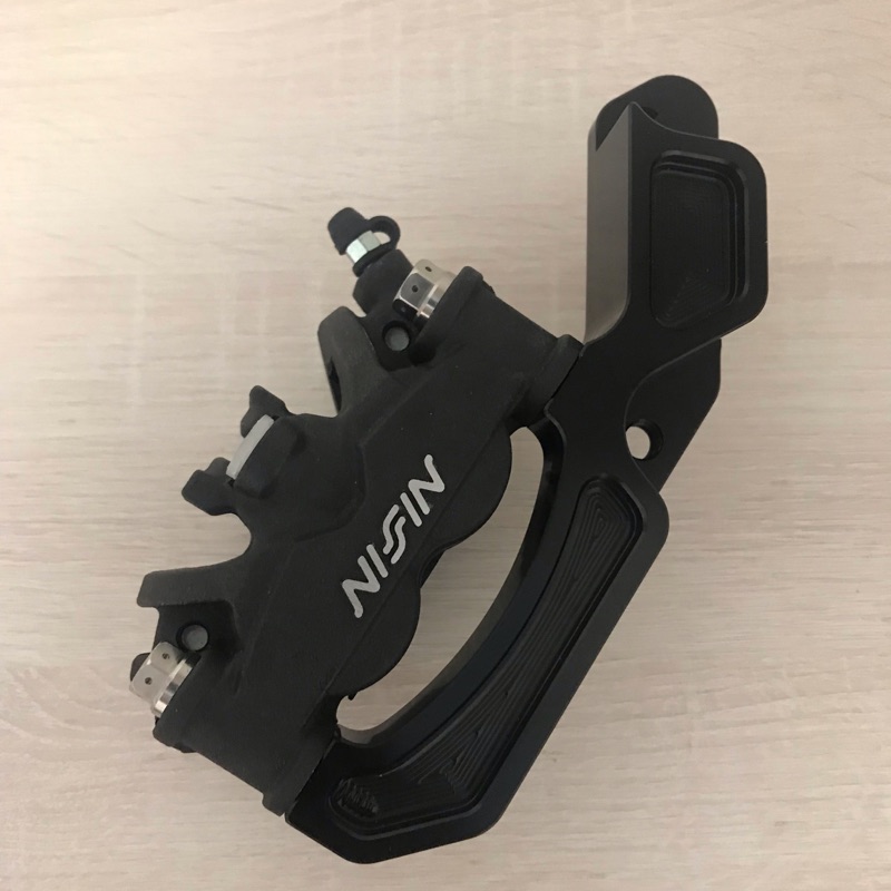 YZF-R3 正叉 NISSIN 100mm 輻射卡鉗 R3直上品 含四顆鍛造螺絲或燒鈦螺絲可自選。