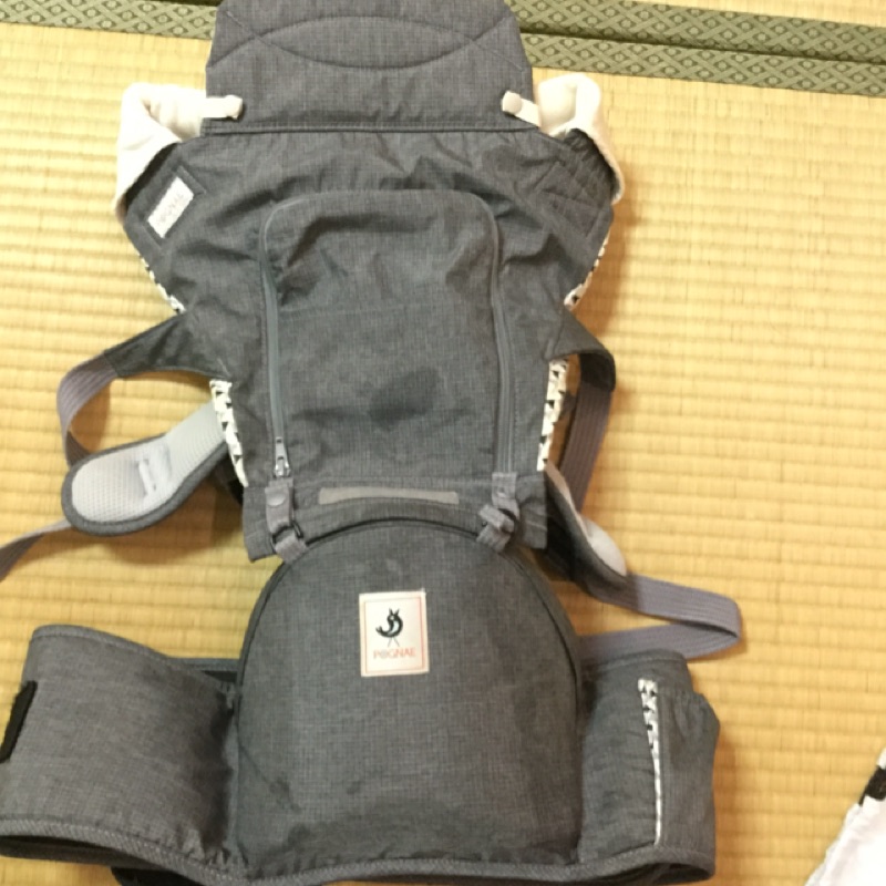 (二手）POGNAE NO.5超輕量機能坐墊型背巾-東京灰