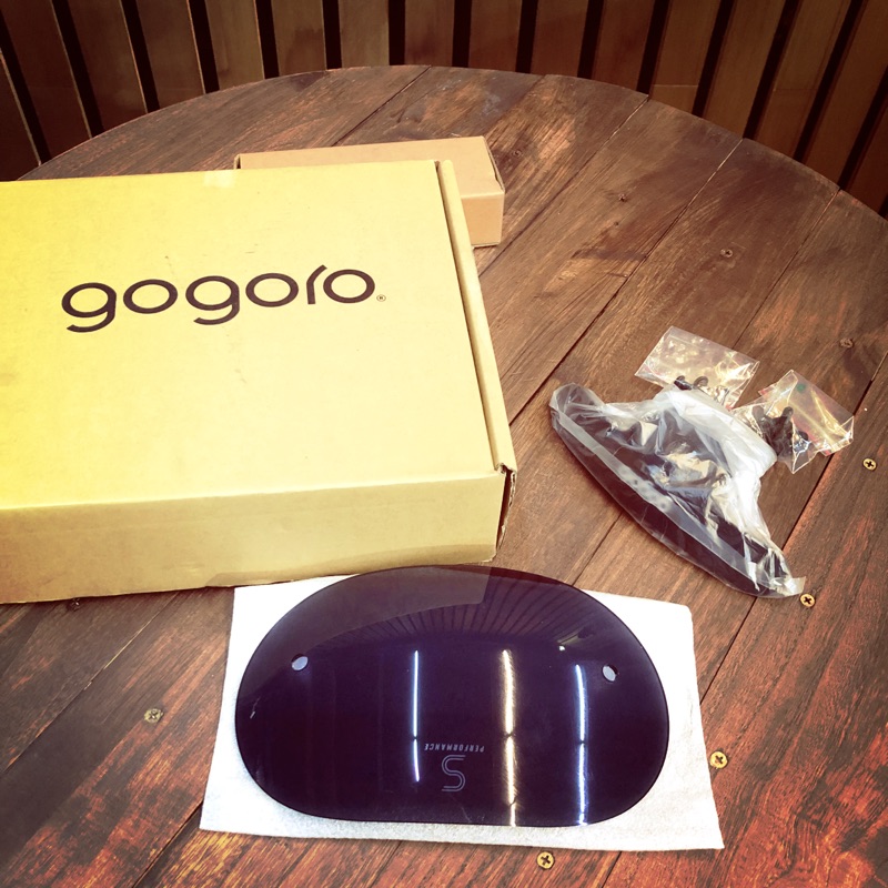 GOGORO 2 S 原廠配件 迷你風鏡 盒裝配件完整 交車沒多久即拆下 原廠精品 G2 G2S