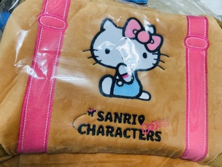 hello kitty 舒壓抱枕毛毯組 冬天必備