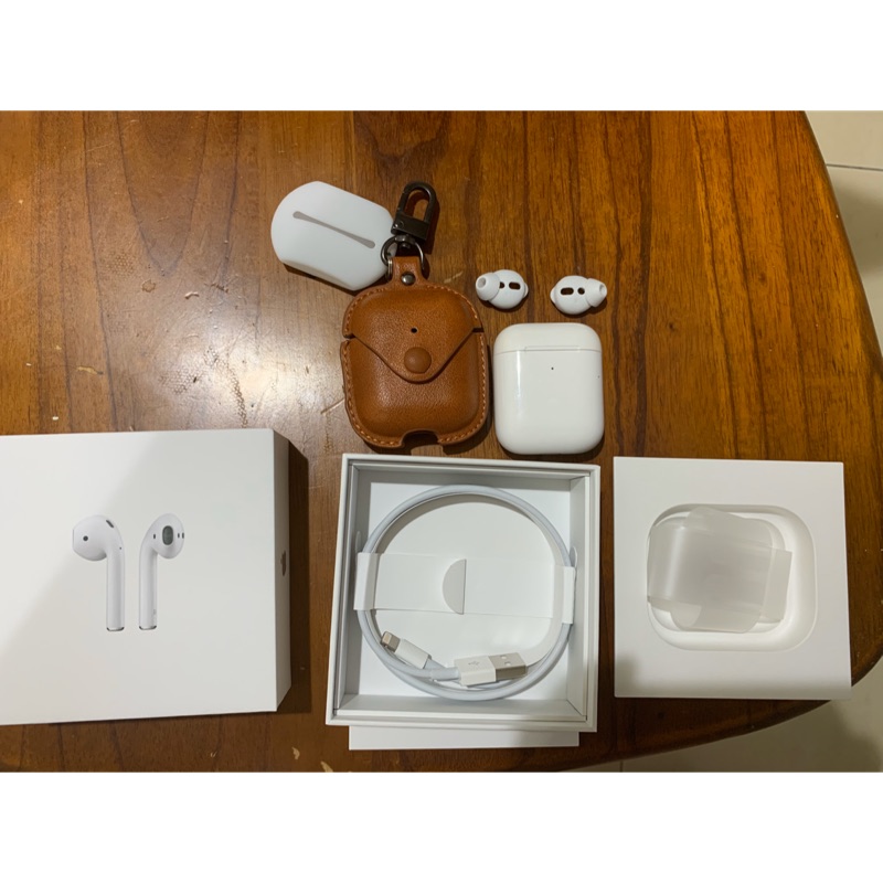 Airpods2 無線充電版 耳機 藍芽 二手 九月購入 贈耳機套 原廠