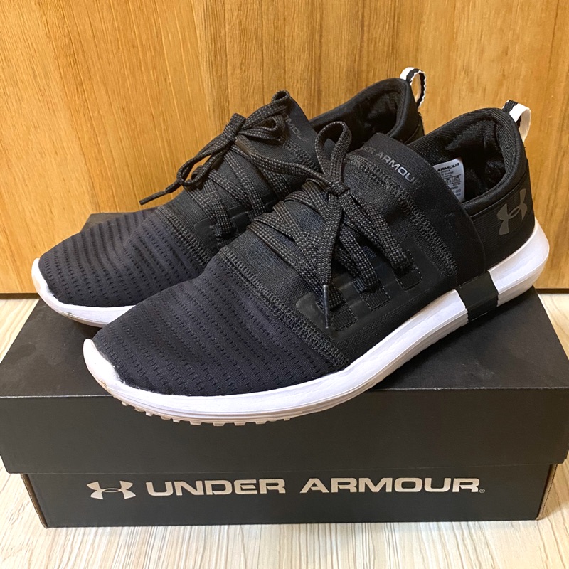 ｛二手｝Under Armour UA Vibe黑色休閒鞋