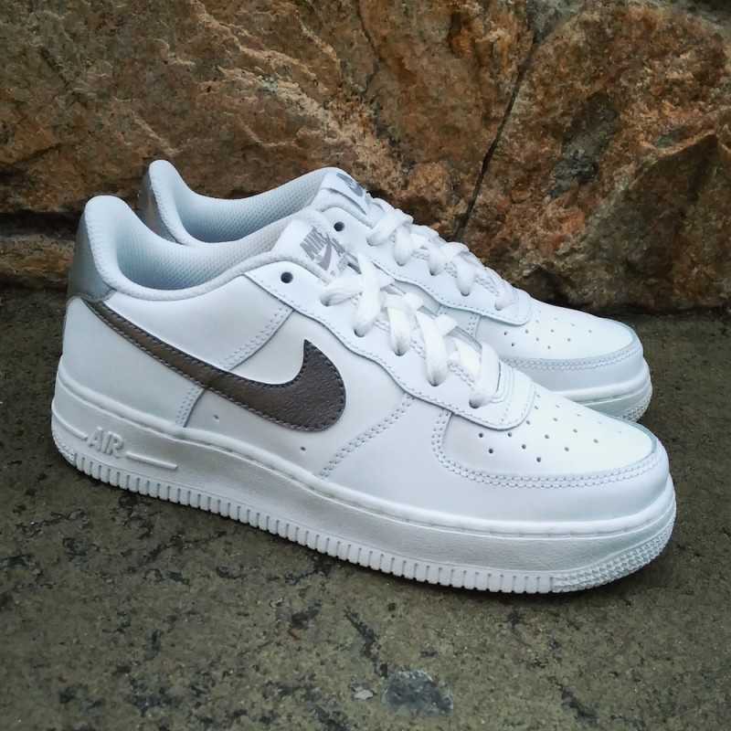 正品現貨nike Air Force 1 低筒空軍af1 皮革灰銀全白銀白 128 蝦皮購物