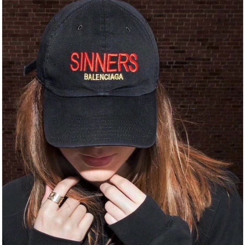 愛用 BALENCIAGA SINNERS ロゴベースボールキャップ キャップ