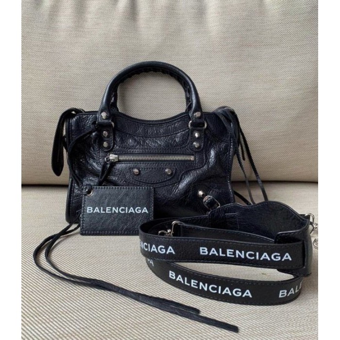 Balenciaga 巴黎世家專櫃真品mini city 肩背兩用包黑白塗鴉logo背帶| 蝦皮購物