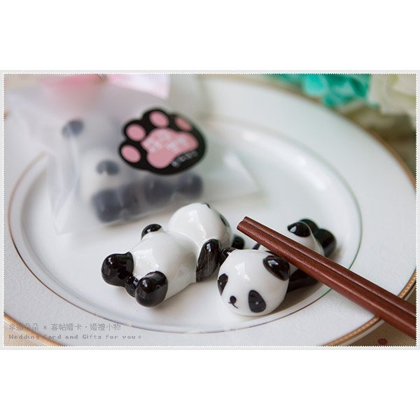 筷筷樂樂熊貓筷架(二入)-躺著和趴著的熊貓造型各一個喔/筷子架/二次進場/探房結禮禮物/婚禮小物