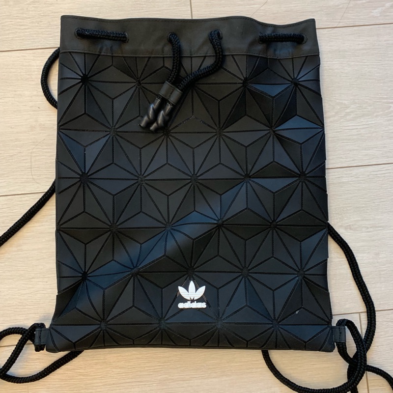 adidas 愛迪達 三葉草 X三宅一生 聯名款後背包 3D backpack