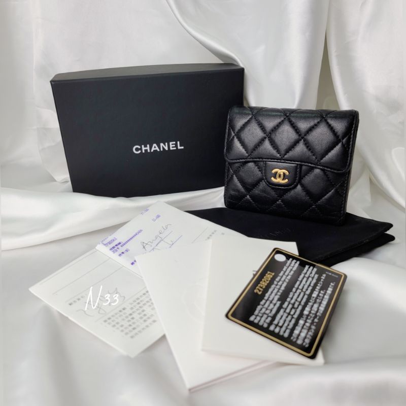 ❌SOLD OUT❌Chanel 香奈兒 小香 經典雙C 金釦 菱格 三層短夾  中夾 小羊皮