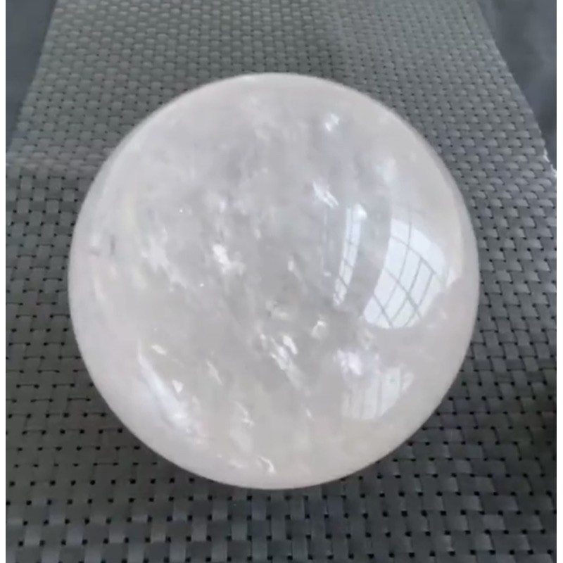 新貨🔥，11.9釐米，2.3公斤，天然白水晶球🔮，晶體通透，極佳的風水擺件，A028圓圓滿滿，有球必應🙏