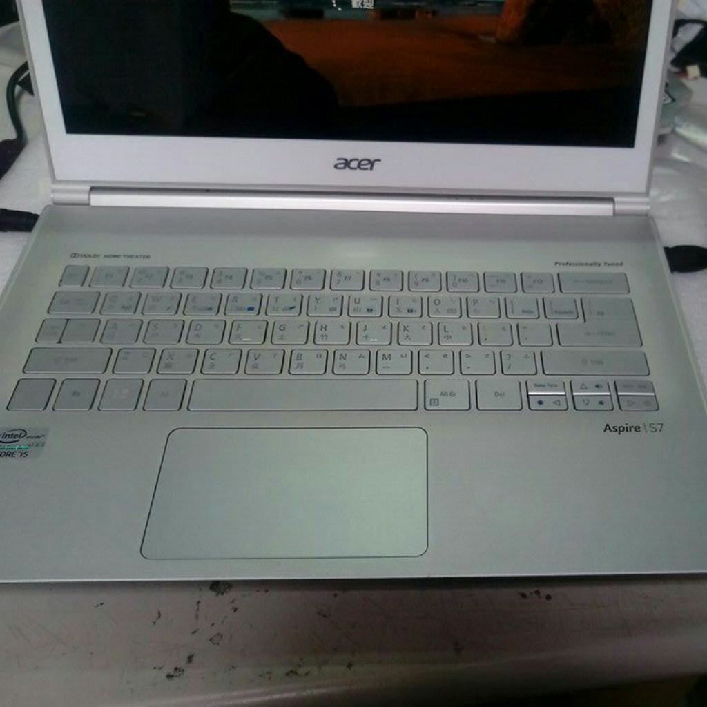 Acer S7-391 二手文書機   (鍵盤  256G SSD全新)  保固三個月