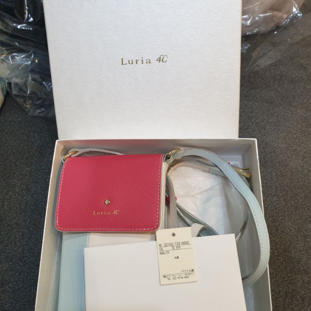 Luria 4 C 薄荷冰淇淋肩背式手機包 蝦皮購物