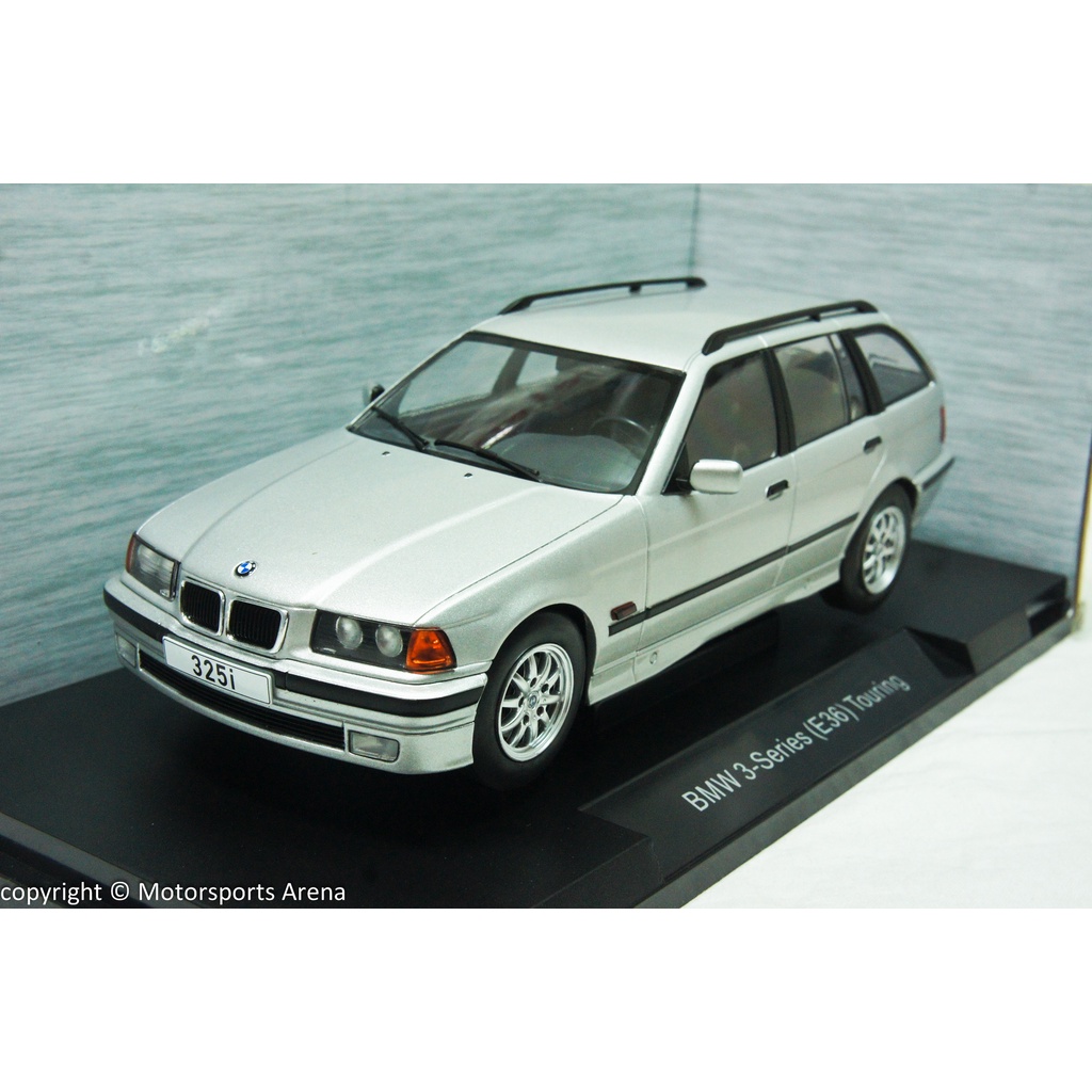 【現貨特價】1:18 MCG BMW 325i E36 Touring 1995 銀色